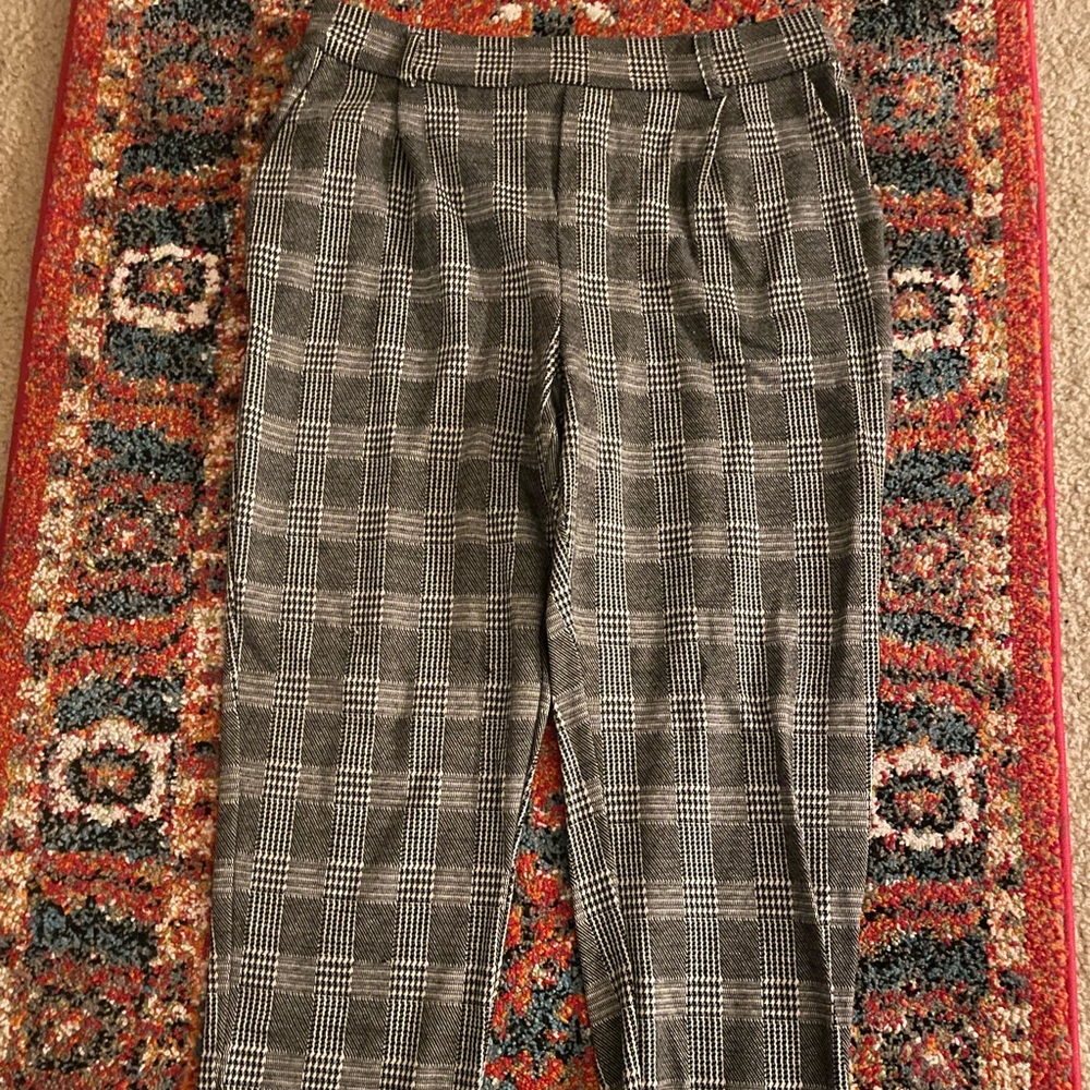 Womens straight leg plaid black and white pants. Size M.